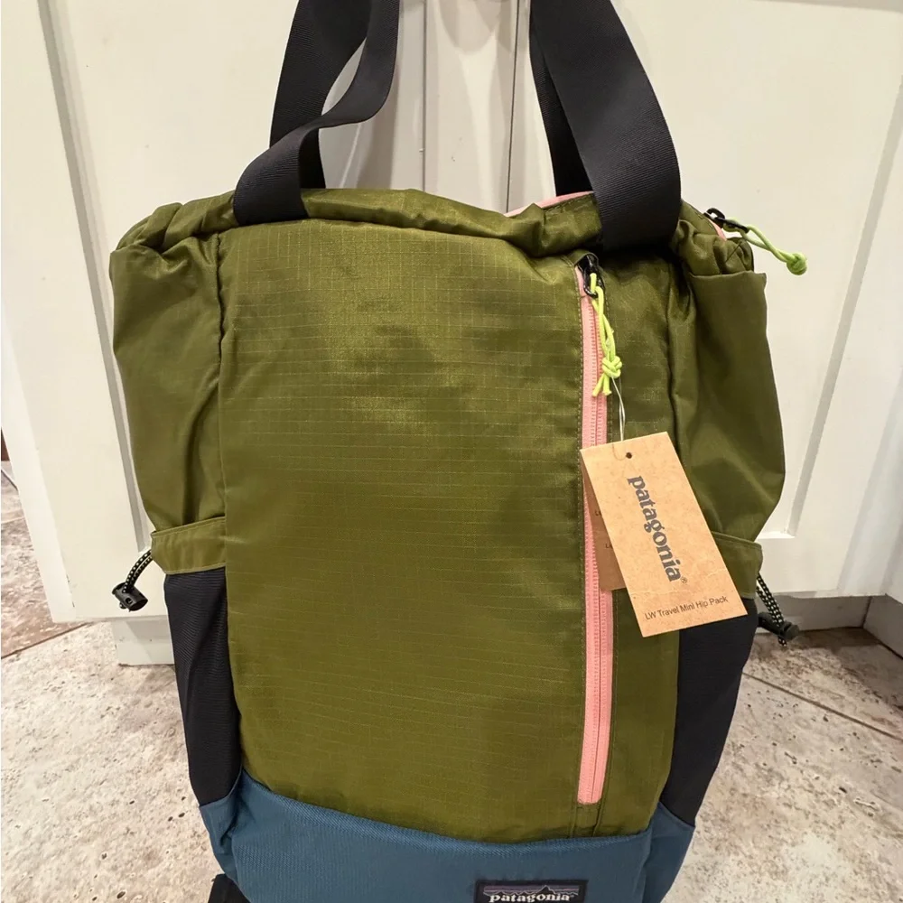 Patagonia Green and Blue Backpack with Pink Accent - Picture 5 of 9